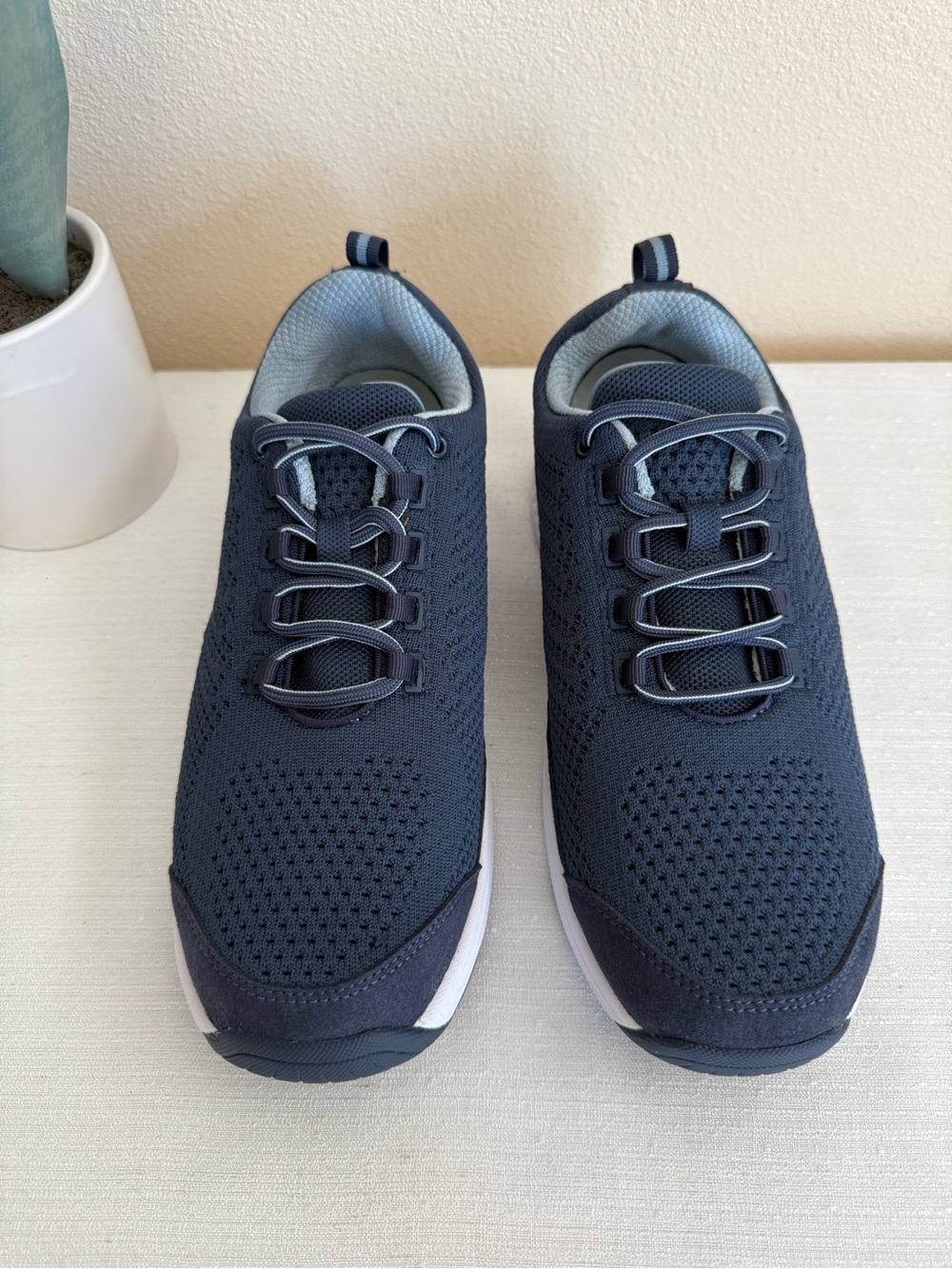 New OrthoFeet women’s Navy Knit Athletic Walking Shoes 992. - Picture 2 of 14